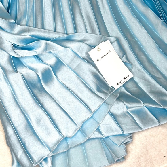 Abercrombie & Fitch Blue Satin Pleated Maxi Dress - Picture 9 of 10